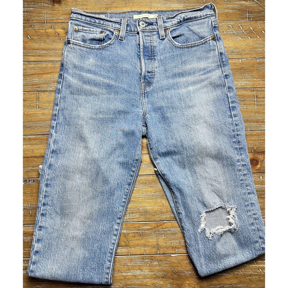 Levi's Premium Wedgie Straight Jeans Women's 28 Distressed Light Wash Denim